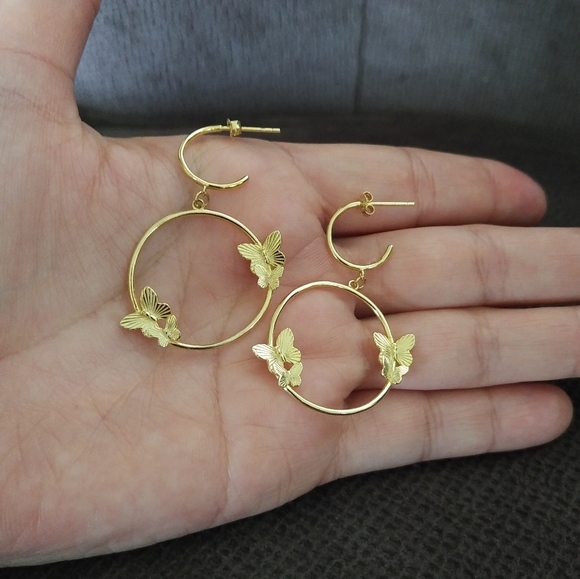 isabella m. Open Circle Butterflies🦋 Earrings - Picture 4 of 14